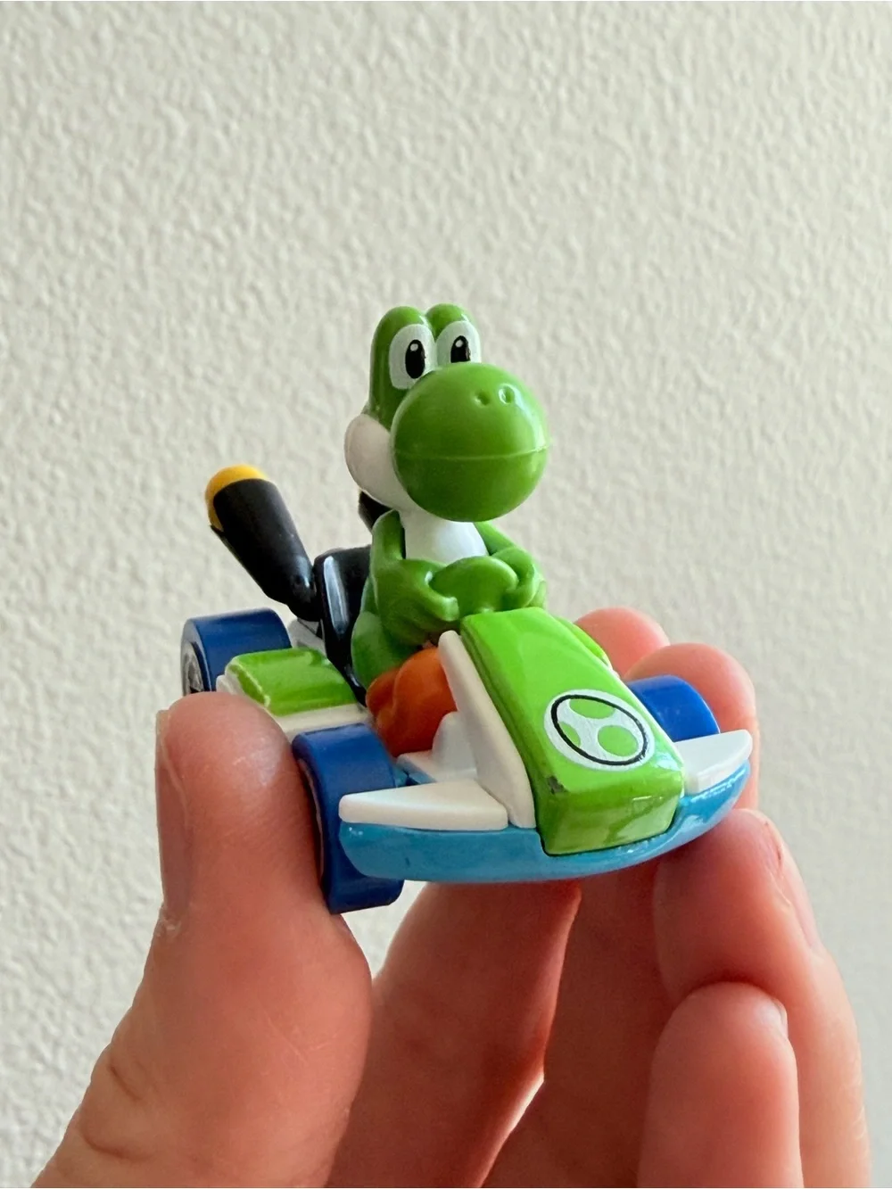 Hot Wheels Green Yoshi Standard Kart Vehicle 1:64